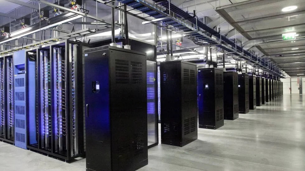 Så här ser serverhallarna ut på insidan. Här lagras enorma mämgder av data.