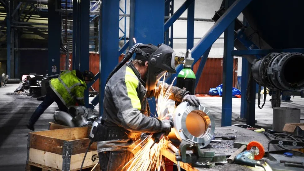 Arbete i gruvområdet inför gruvstarten.