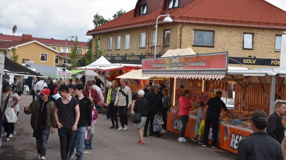 Marknadsgeneralen Maria Brodin säger att det är ovanligt många besökare för att vara fredag då flest kommer under lördagen.