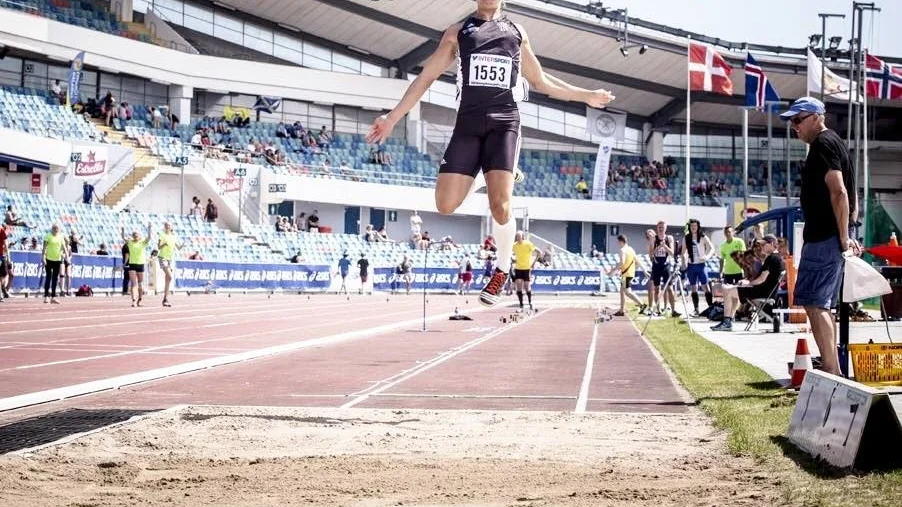 Filip Björklund vann i längdhopp på 6.96.