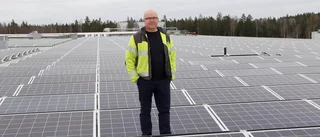 Solceller ska minska storlagrets klimatpåverkan