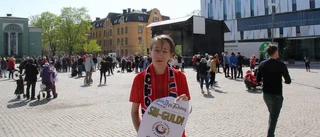Fansens guldjubel på torget