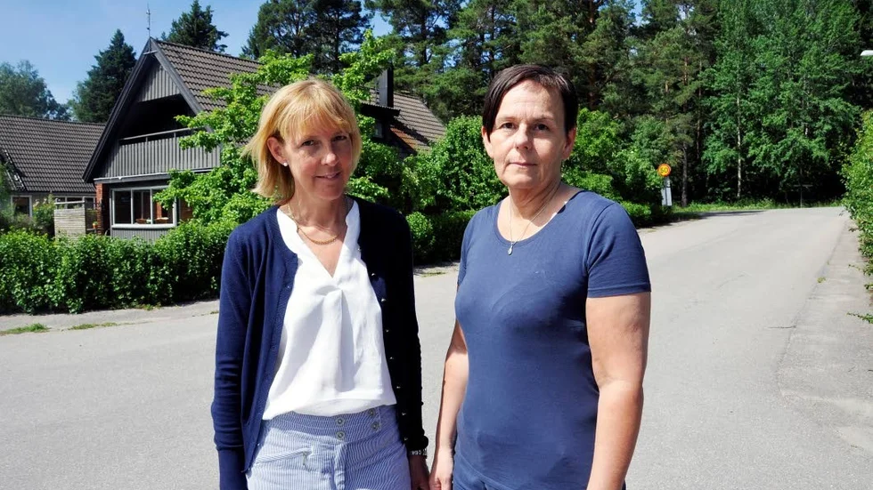 Camilla Lindström och Susanne Berglund Pettersson bor också på Humlegatan. 

– Vi står inte ut snart, säger de.