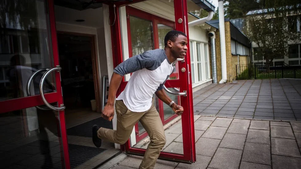 Denis Bisaso, ungdomsledare på Lötenkyrkan, står bakom idén till loppet.