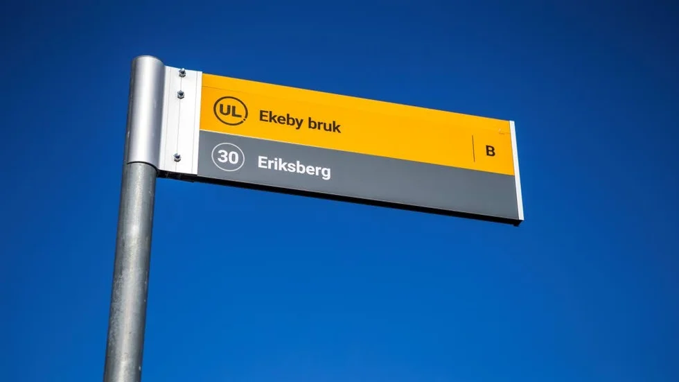 Man behöver inte att använda dator för att få en busstidtabell, skriver Helena Klange.