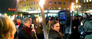 Efter Charlie Hebdo 2015 • Nu bjuder hon in till nya manifestationer för frihet