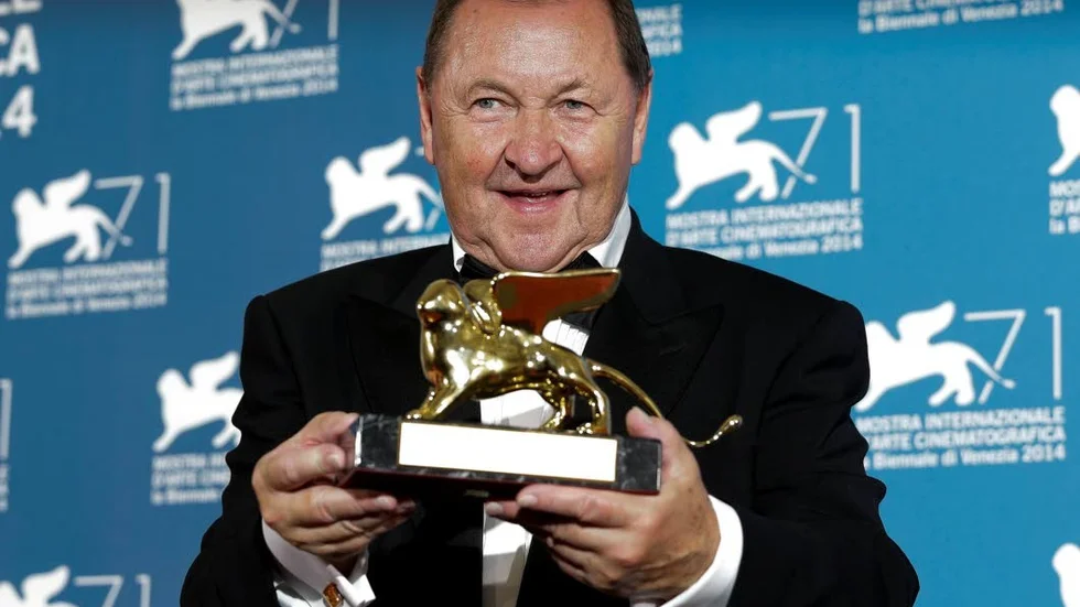 Vinnare. Roy Anderssons film "En duva satt på en gren och funderade på tillvaron" vann ett guldlejon och har nu biopremiär.
