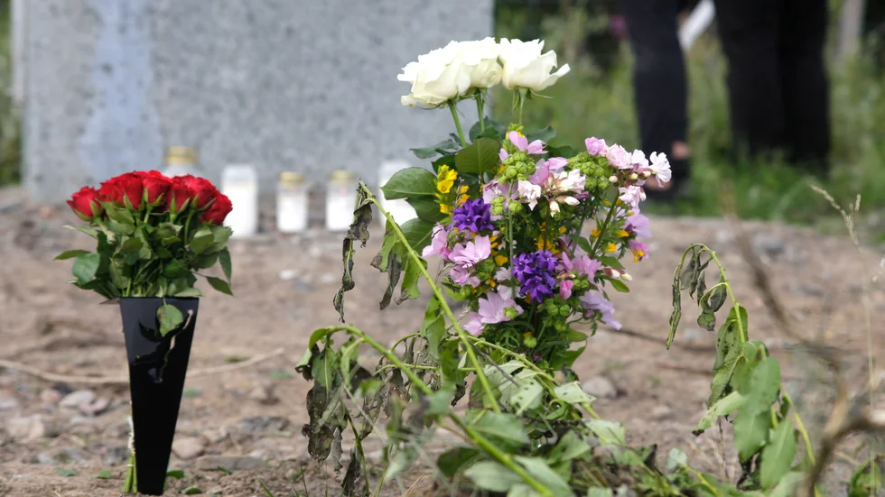 Redan dagen efter olyckan hade flera personer visat sin respekt för Sven Larsson, som dog i olyckan.