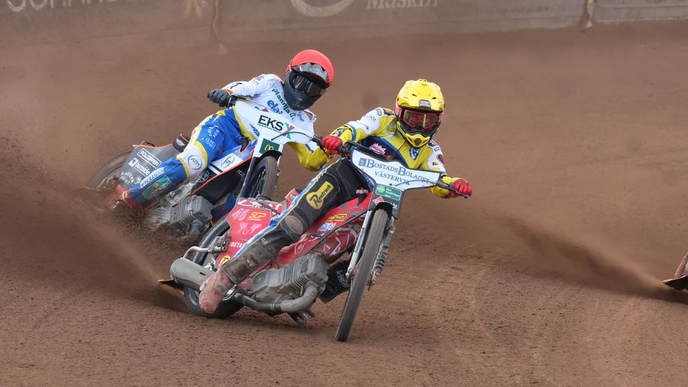 Max Fricke i tuff kamp med Brady Kurtz i tionde heatet som Fricke vann före Kurtz.