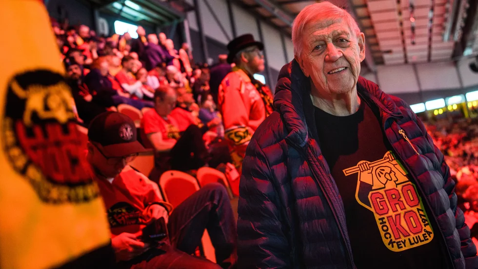 Seard Åberg under en av 2022 års finalmatcher mellan Luleå Hockey och Färjestad. "Det blev inte så många matcher på plats för mig förra säsongen, på grund av knät, men jag följer allt som händer kring föreningen med stort intresse", säger han.