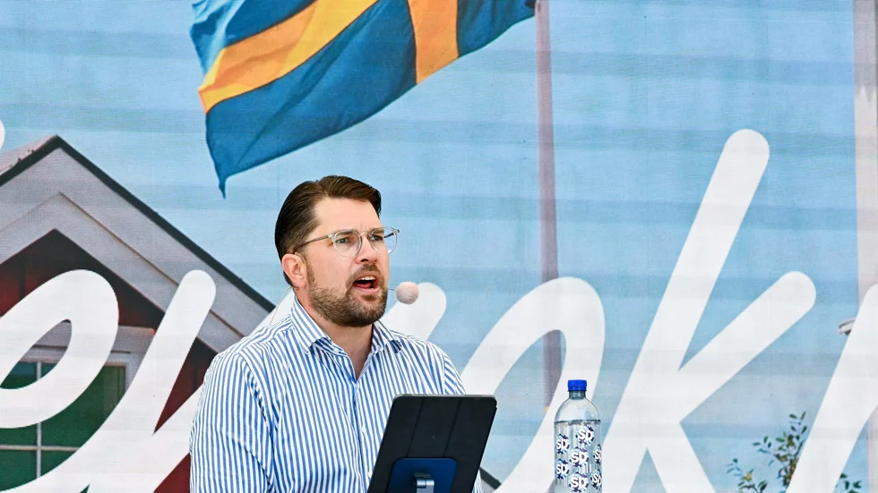 Åkesson går till frontalangrepp på vanligt folk, sossarna - och regeringen.