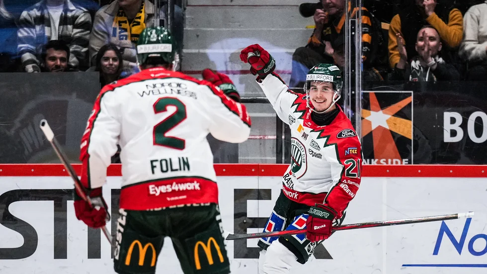Jere Innala gjorde sitt nionde mål i slutspelet när han skickade in 0–2 bakom Linus Söderström. 