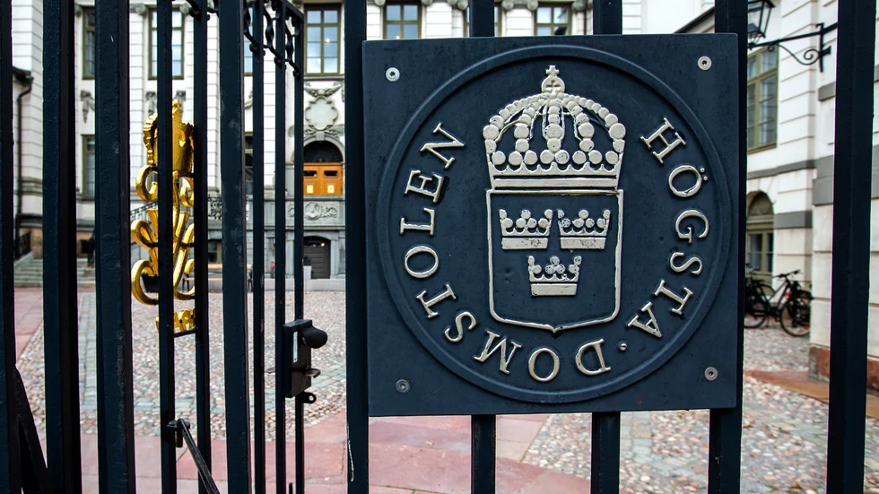 Högsta domstolen friar en högstadielärare som i tings- och hovrätten fällts för sexuellt ofredande. Arkivbild.