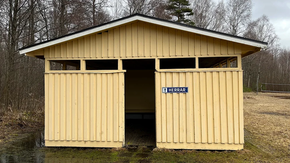 Under våren kommer byggnaden med omklädningsrum på Kristinebergsbadet i Hultsfred att rivas. "Den har sett sina bästa dagar", säger Tommy Carlsson.
