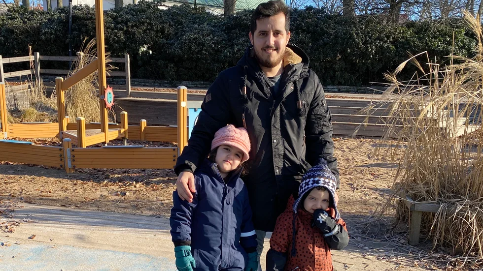 Salem Moradi (med dottern Aida och sonen Iliya), Mjölby: "Min fru, för att hon är stark och positiv. Hennes inställning har hjälpt henne igenom en sjukdomsperiod och i dag mår hon bra. Jag vill också hylla de andra kvinnorna i mitt liv: min mamma, mina systrar och min dotter."