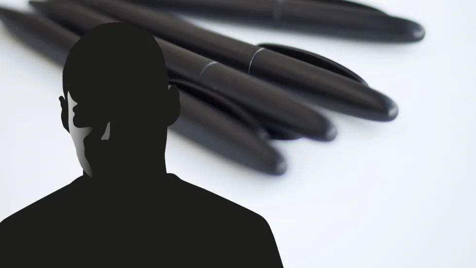 Den våldsamma patienten attackerade tre vårdpersonal vid tillfället.