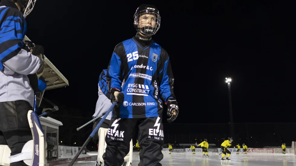 Joel Forsberg under en match mot Vetlanda i januari. Nu skriver han treårskontrakt med Sirius.