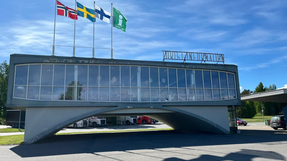 Vad som slutligen kommer att hända med Jävre turiststation står än så länge skrivet i stjärnorna. Intresse har funnits från två företag, varav ett har backat ur på grund av hårda regler kring vad som får göras i byggnaden. (Arkivbild)