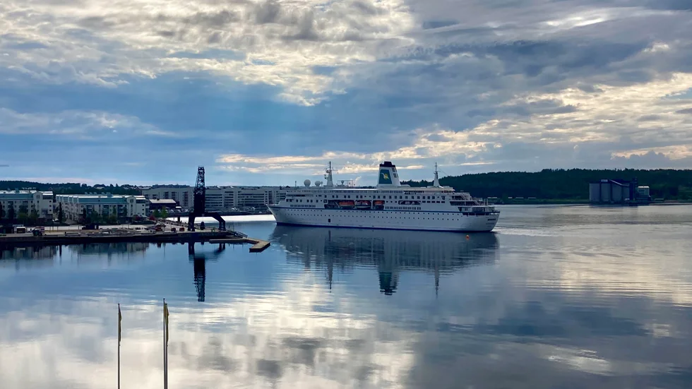 Kryssningsfartyg MS Deutschland la till Södra hamn klockan åtta på fredagsmorgonen. 