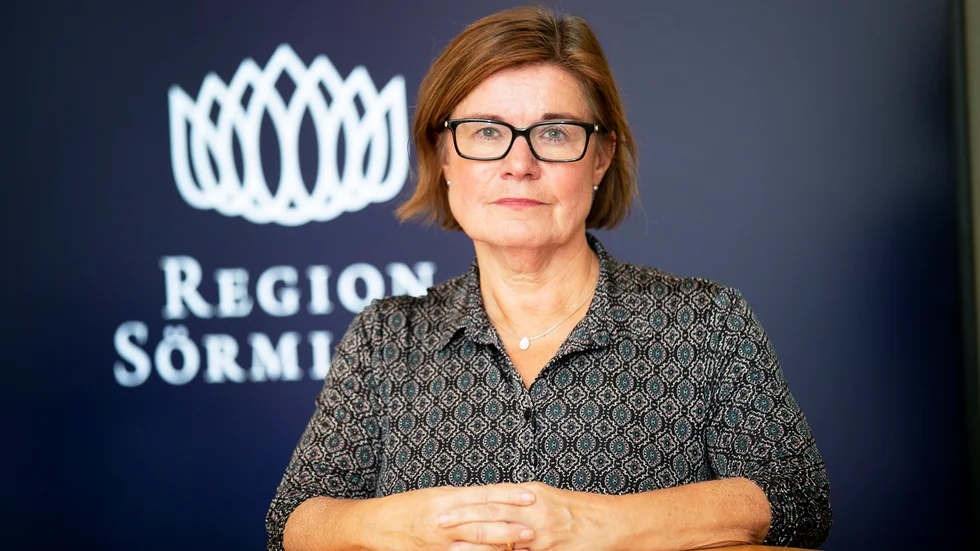 Chefsläkare Marie Bennermo säger att man skjuter upp införandet av det nya journalsystemet för att säkerställa att det är säkert och välfungerande för patienter och personal.