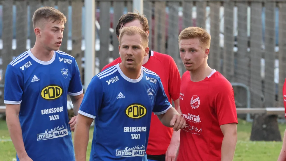 Det lär inte bli någon mer fotboll för Theo Kennmark i år. Han har drabbats av körtelfeber, för andra gången. 