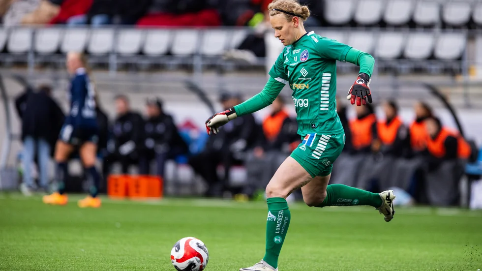 Cajsa Andersson gjorde några vassa parader, men fick ändå släppa sex bollar förbi sig.