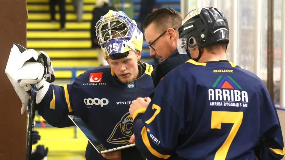 Thomas Bäckman (mitten) lämnar Visby Roma efter flera år. Här med Filip Lindblad och Melker Iversen.