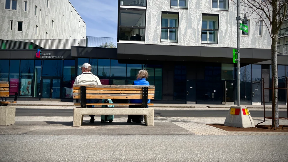 Hållplatslägena D1, E6 och E7 vid centralstationen är några av de hållplatser som nu ska få nya väderskydd.