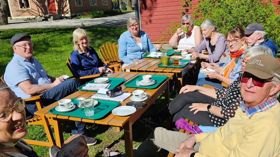 En välbehövlig fika för guideföreningens medlemmar efter en mycket givande dag.