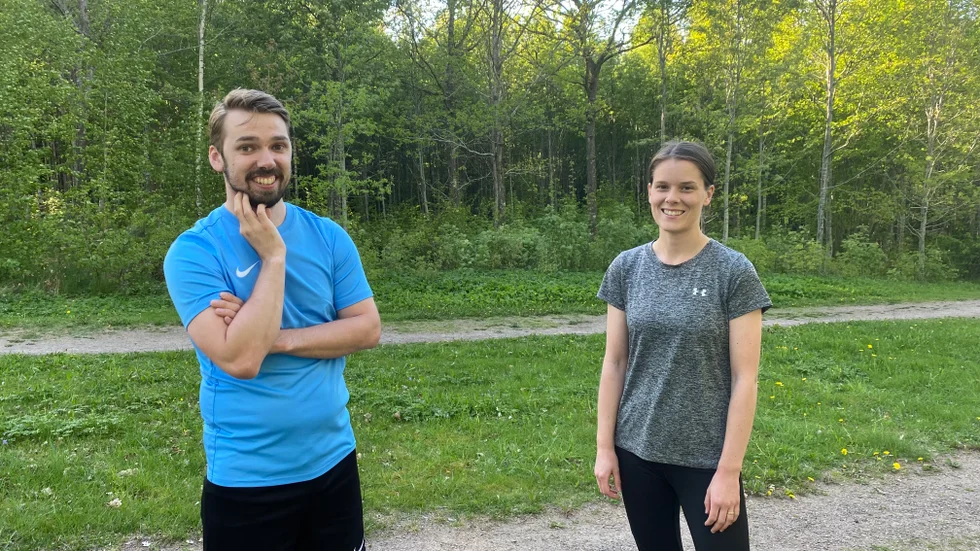 Göteborgsvarvet klarades av debuterande Motalaparet Carl-Magnus Albertsson och Ellen Albertsson. Men det blev en tuff halvmara i värmen.