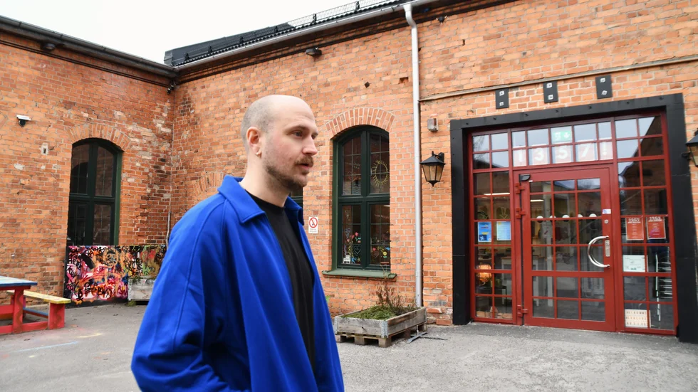 Anton Bergström Grabowska började jobba i Åtvidabergs kommun mitt under pandemin, hösten 2020. Då, med alla begränsningar tog ungdomsverksamheten 1357 emot åtta personer i taget. Nu är frågan om lokalerna räcker till för alla.