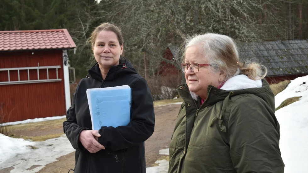 Michaela Nilsson och Gunnel Asp känner sig nonchalerade av Riddarhuset, Länsstyrelsen och politiker. "De hade ju kunnat ge oss någon form av respons", säger Gunnel Asp. 