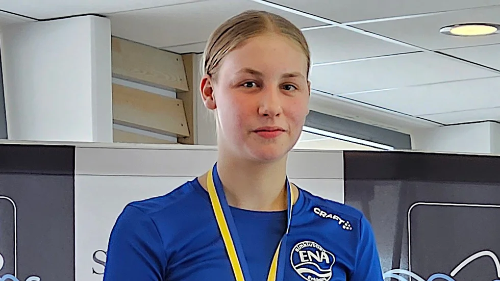 Thea Eriksson, SK Ena, tog fyra medaljer vid tävlingarna i Eskilstuna.