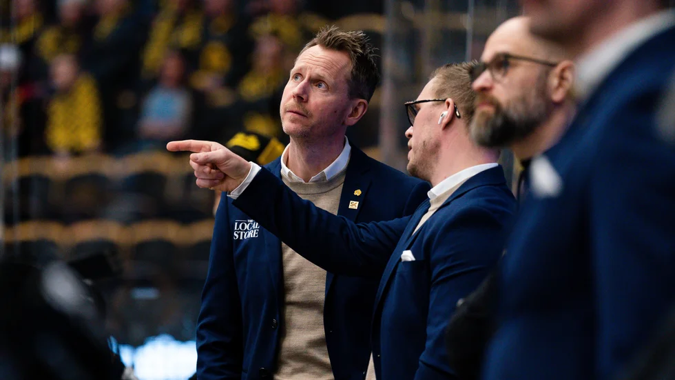 Slutspelet fick inte den start Robert Ohlsson och Skellefteå AIK önskade. Rögle vann och norpade åt sig hemmaplansfördelen.