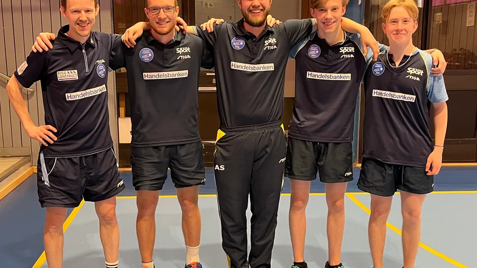 Stratos segrande lag, klara för division 1: Joakim Dahlgren, Oscar Haeger, Alfred Ström, Elias Färdig, William Bergman