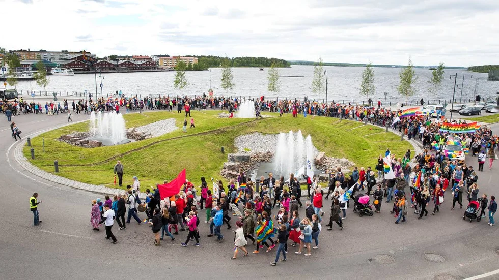 Tåget var flera hundra meter långt.