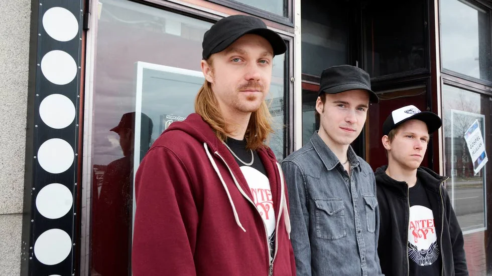 GIVET VAL. Luleåbandet Painted sky ställer upp på stöd­festen. Från vänster Martin Jonsson, Simon Lindgren och Simon Mellin. Saknas gör Elias Lennelöv och Andreas Strandljung.