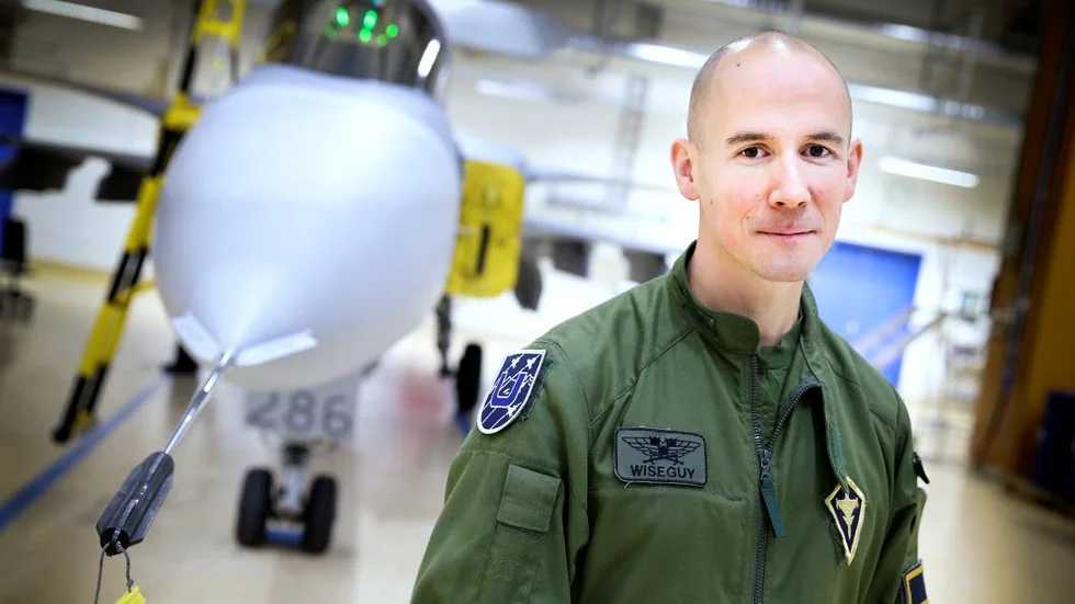 SÅGAR. Carl Bergqvist, F21-pilot och försvarsbloggare, sågar försvarsuppgörelsen.