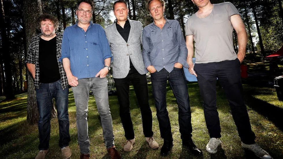 Bra stopp. Weeping Willows är ett av landet mest rutinerade liveband och de älskar fortfarande 	             att spela inför publik. När bandet kom till Luleå under fredagen hann de med två spelningar och en intervju med Duo Nöje. Däremellan beundrade de naturen och festivalområdet på Musikens Makt. ?Foto: Karin Bergdahl