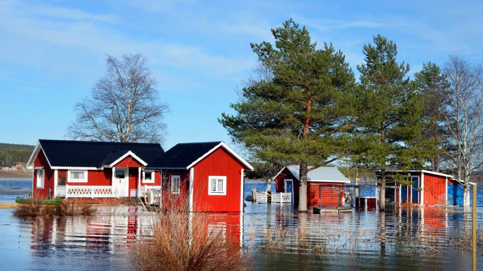 I VÅRAS. Under våren översvämmades stugor i Armasjärvi. Tre personer har polisanmält händelsen. (AKRIV)