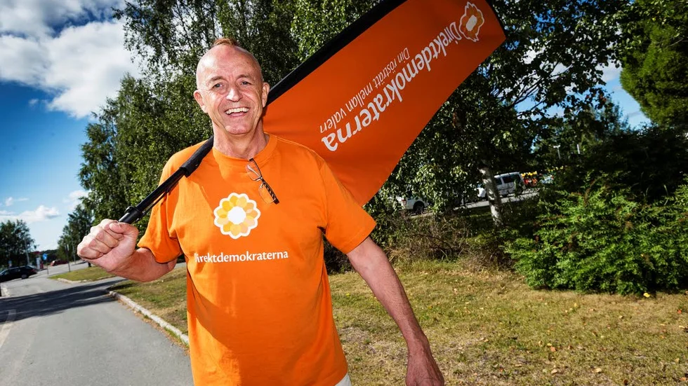 politiker. En gång i tiden var Bo Wennström med om att starta F!. Nu slåss han för allas rätt att rösta i frågor även mellan valen.