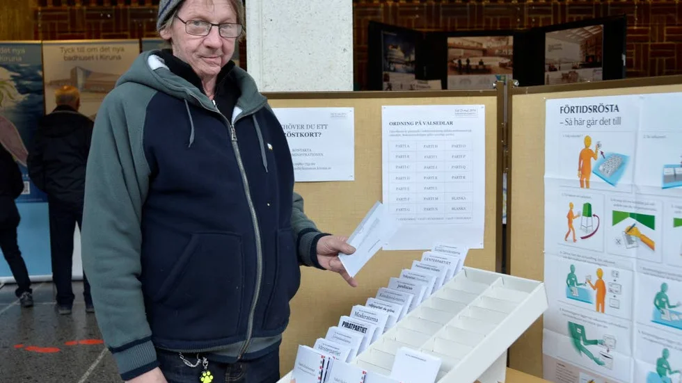 VALDELTAGARE. Bengt Sundberg tog sig till stadshuset för att rösta på valdagen. ”Det är viktigt att rösta i alla val”, säger han.
