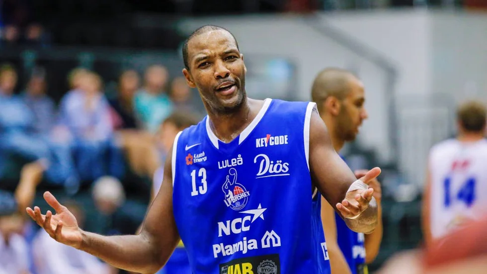 Alex Wesby gjorde 19 poäng för LF Basket.