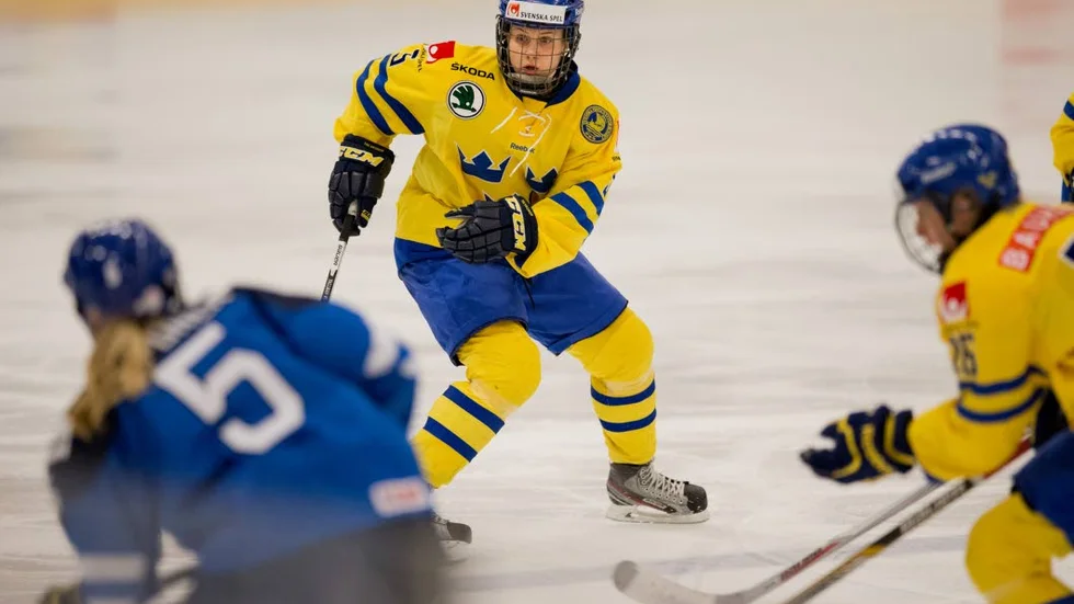 VM-laddad. Johanna Fällman ser fram emot dagens VM-premiär på hemma-is. ”Det är lite pirrigt”, säger hon till NSD.??Foto: Andreas Hillergren / TT