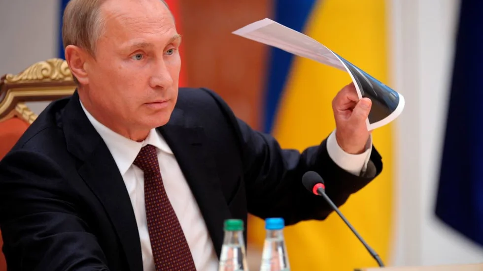 VÄRLDEN 2015. De ekonomiska bekymren hämmar rimligen Putins utrikespolitiska ambitioner.?