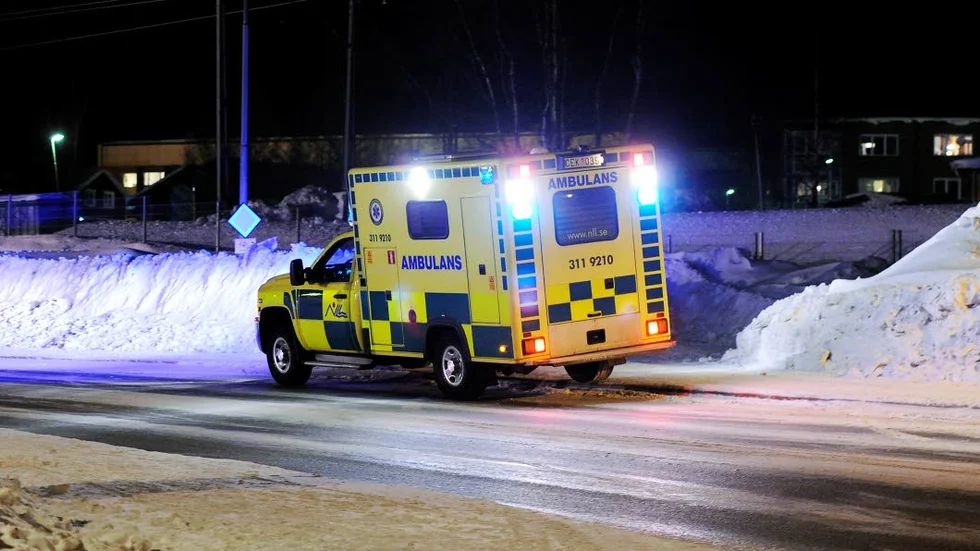 skadad. Spelaren som misshandlades svårt kördes till Sunderby sjukhus för akut vård.