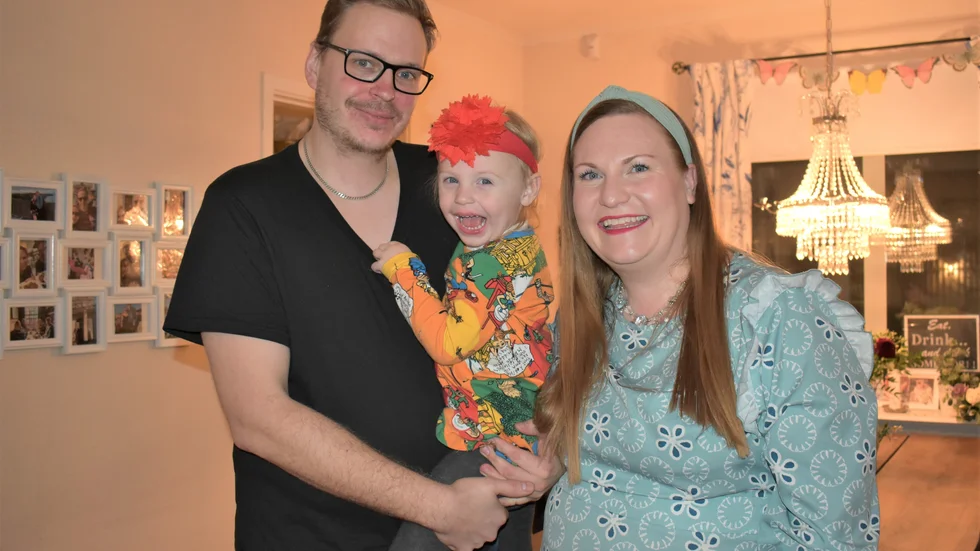 Today, the loving couple Marcus and Wendy live in Kåge together with their 2-year-old daughter Lilly-Rose.