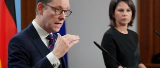 Billström: EU ska öka trycket på Ryssland