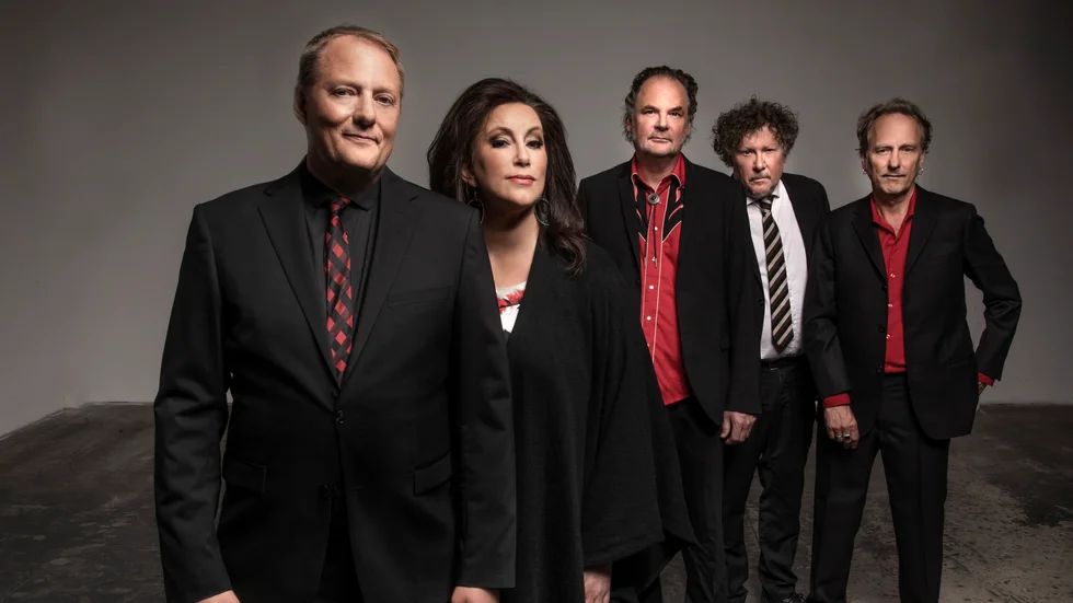 Weeping Willows och Lisa Nilsson ger en stor julkonsert i Stiga Sports Arena i Eskilstuna den 17 december. "Lisa är med på scenen i stort sett hela tiden", berättar Magnus Carlson. 