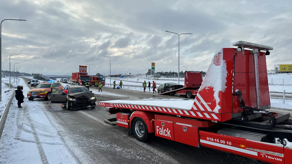 E4 stängdes tillfälligt av.